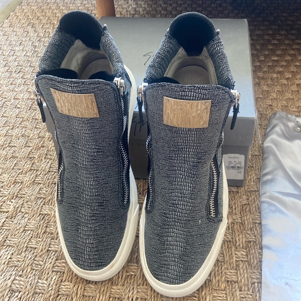 Giseppe Zanotti silver and black textured sneakers with zippers in size 9